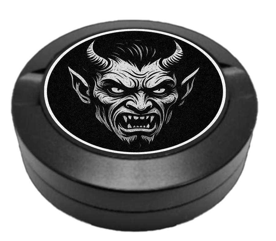 Das dämonische Gesicht von Astariel begeistert alle die auf Halloween stehn.