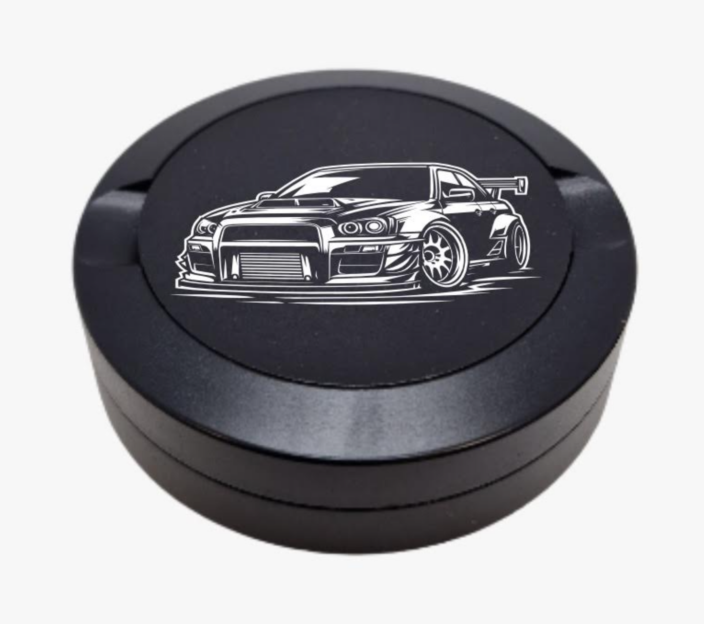 Gravierte Snusdose aus Aluminium mit Gravur - Rennauto - schwarze Oberfläche