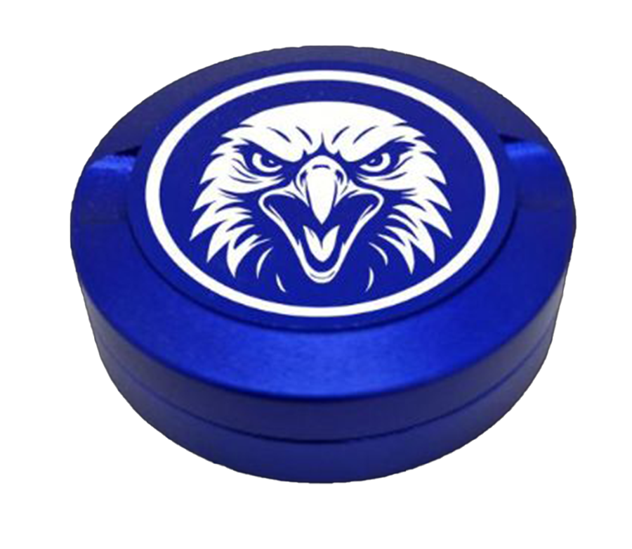 Dreiteilige Snusdose in Blau mit detailliertem Adler-Motiv auf dem Deckel - stilvolles, kompaktes Design zur Aufbewahrung von Snus.