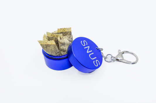 Mini Snusi Blau - der Schlüsselanhänger für kleine Rationen