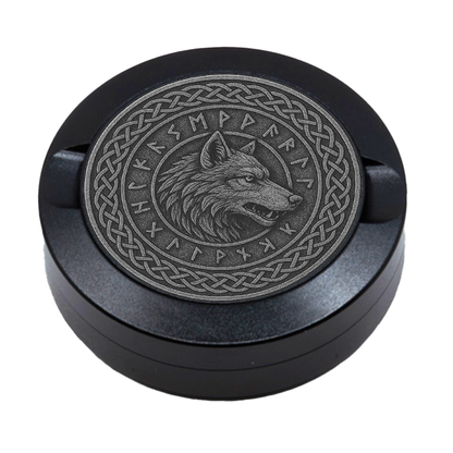 Gravierte Snusdose aus Aluminium mit Freki Motiv, personalisierbar, hochwertige Lasergravur