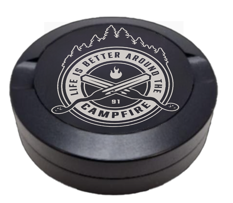 Gravierte Snusdose aus Aluminium mit Gravur - Campfire- schwarze Oberfläche