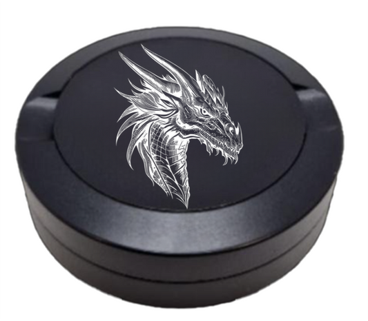 Gravierte Snusdose aus Aluminium mit Motiv - Drachenkopf - schwarze Oberfläche