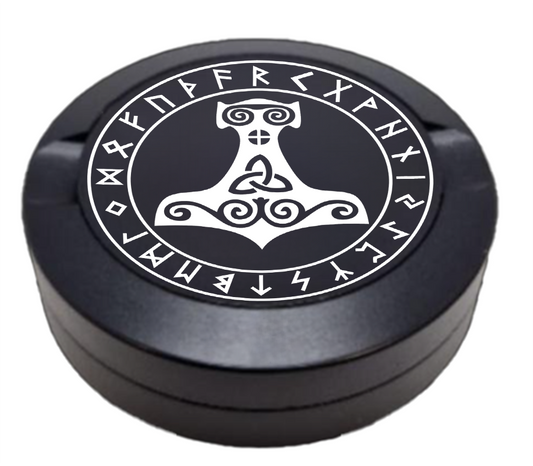 Gravierte Snusdose aus Aluminium mit Motiv- Mjölnir - Thors Hammer- schwarze Oberfläche