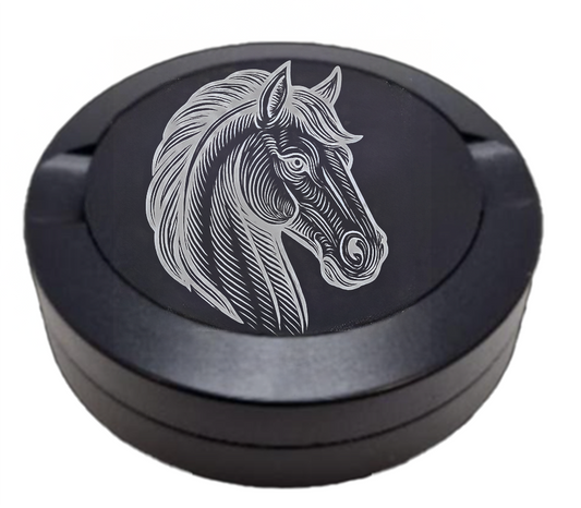 Gravierte Snusdose aus Aluminium mit Gravur - Pferdekopf- schwarze Oberfläche
