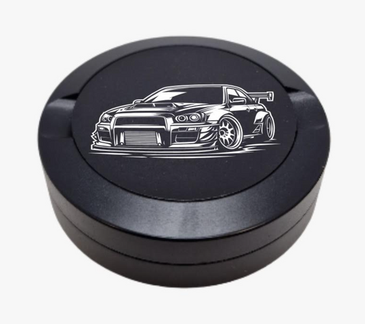 Gravierte Snusdose aus Aluminium mit Gravur - Rennauto - schwarze Oberfläche