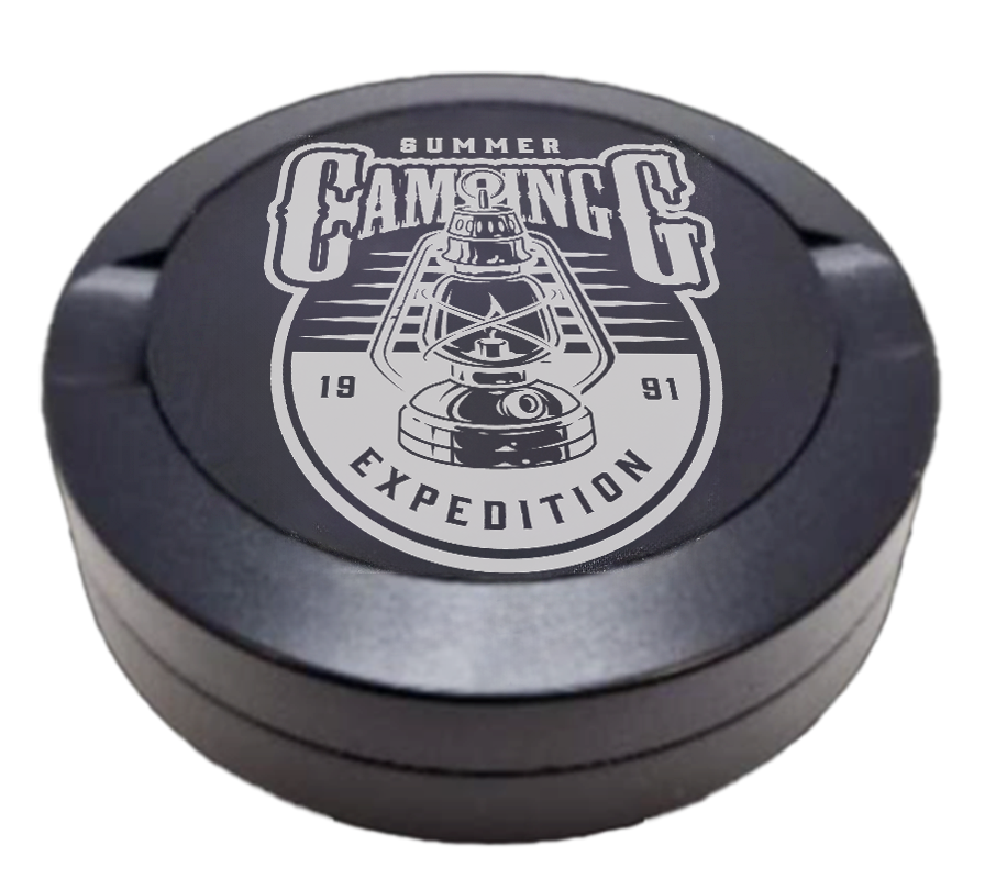 Gravierte Snusdose aus Aluminium mit Gravur - Summer Camping - schwarze Oberfläche