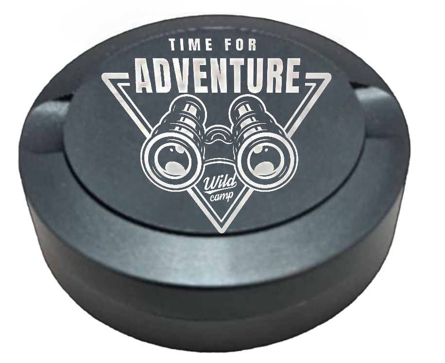 Gravierte Snusdose aus Aluminium mit Gravur - Time for Adventure - graue Oberfläche