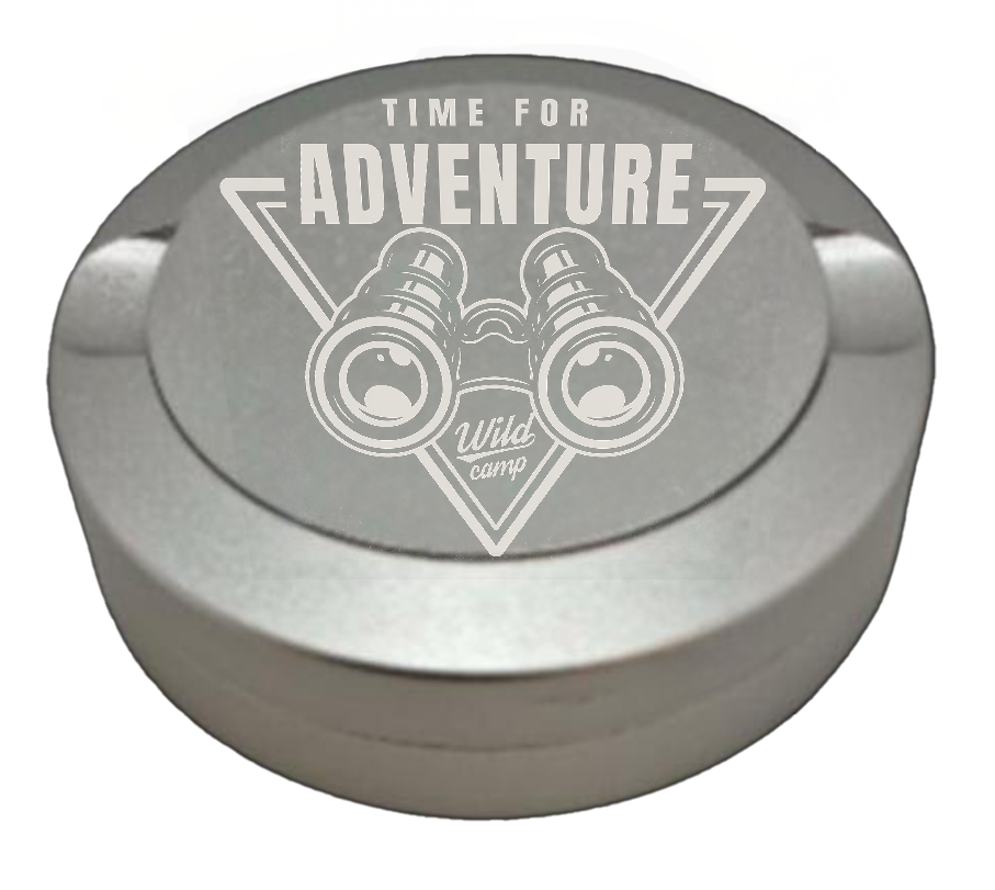 Gravierte Snusdose aus Aluminium mit Gravur - Time for Adventure - silbrige  Oberfläche