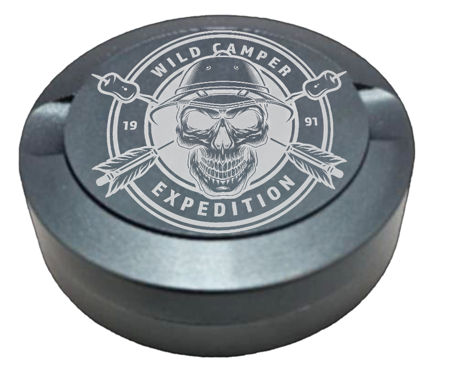 Gravierte Snusdose aus Aluminium mit Gravur - Wild Camper Expedition - graue Oberfläche