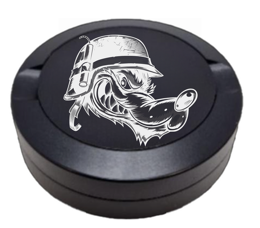 Gravierte Snusdose aus Aluminium mit Gravur - Wolf - schwarze Oberfläche