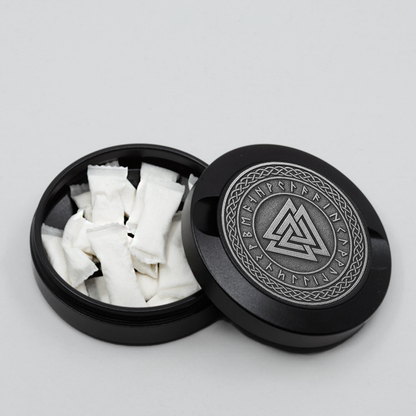 Personalisierte Snusdose mit Valknut Monogramm Gravur aus Aluminium, minimalistisch, elegante Lasergravur mit Motiv