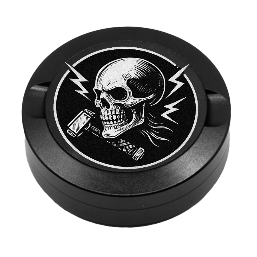 Personalisierte Snusdose mit Monogramm Gravur aus Aluminium, minimalistisch, elegante Lasergravur mit Thundergrim Motiv