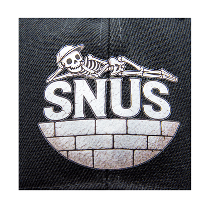 Ripsi Baseballmütze in Schwarz mit aufgedrucktem Ripsi liegend Logo, frontales Design, Nahaufnahme