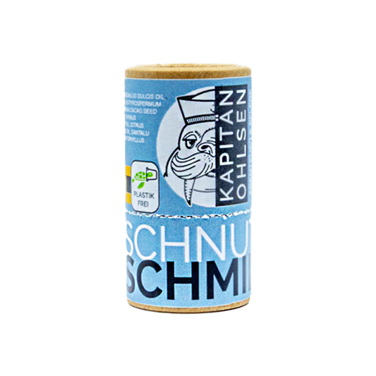 Kapitän Olsens Schnutenschmiere Lippenpomade, Stift geschlossen, Vorderansicht des Pflegeprodukts.