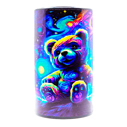 Snus Safe Box mit Cosmic Bear Motiv, Vorderansicht des verschlossenen Produkts, kompakte Aufbewahrung für Snus