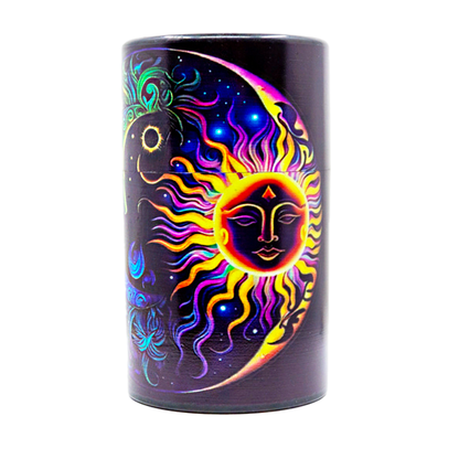 Snus Safe Box mit  Mystic Sun Motiv, Vorderansicht des verschlossenen Produkts, kompakte Aufbewahrung für Snus