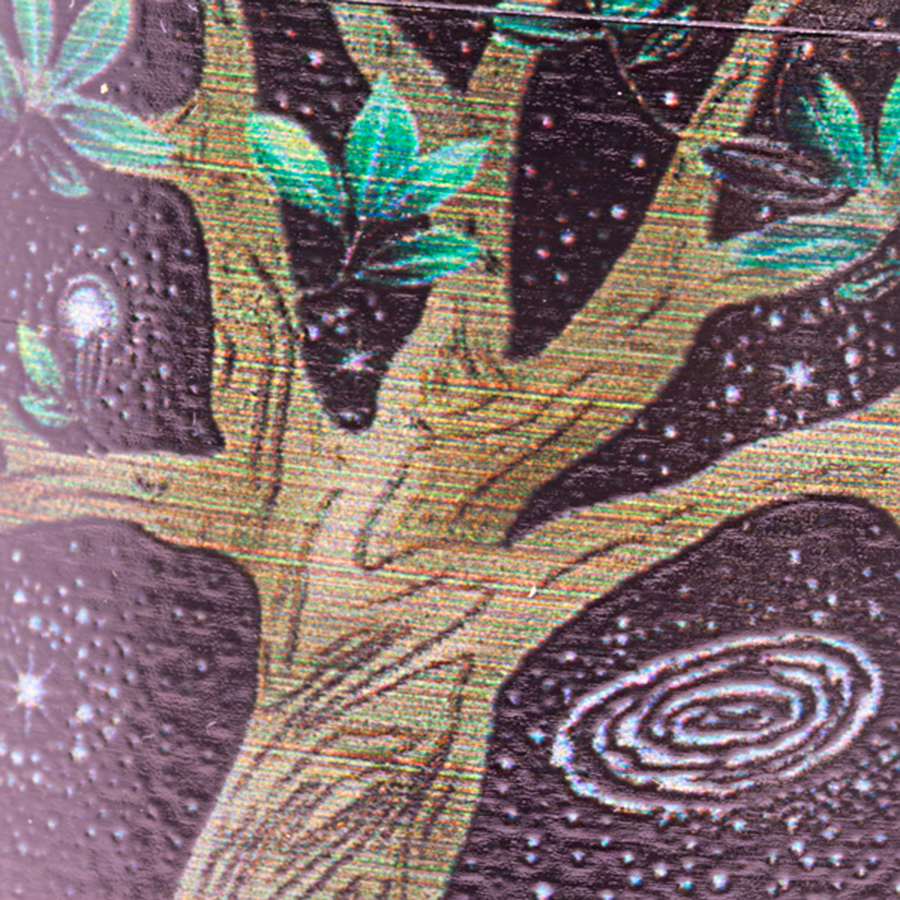 Snus safe Box mit Tree of Life Motiv, Nahaufnahme der Oberfläche, hochwertiges Design.