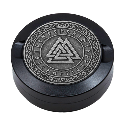Snusdose graviert mit Valknut Motiv aus Aluminium, personalisierte Lasergravur, robuste Aufbewahrungsdose für Snus.